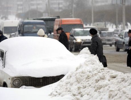 В Воронеже мешающие уборке снега машины будут эвакуировать