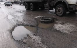 Как действовать, если вы попали в ДТП из-за ямы на дороге