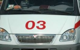Под Воронежем автомобиль врезался в людей на остановке: погибла девушка