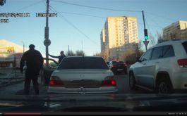 Двое водителей подрались у «Птичьего рынка»