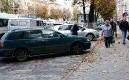 На Плехановской разрешат парковаться на тротуарах